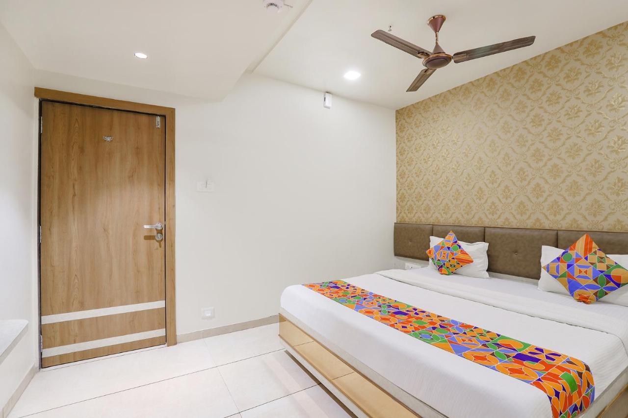 Fabhotel Bharosa Inn Ahmadabad Zewnętrze zdjęcie