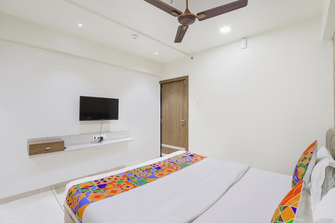 Fabhotel Bharosa Inn Ahmadabad Zewnętrze zdjęcie