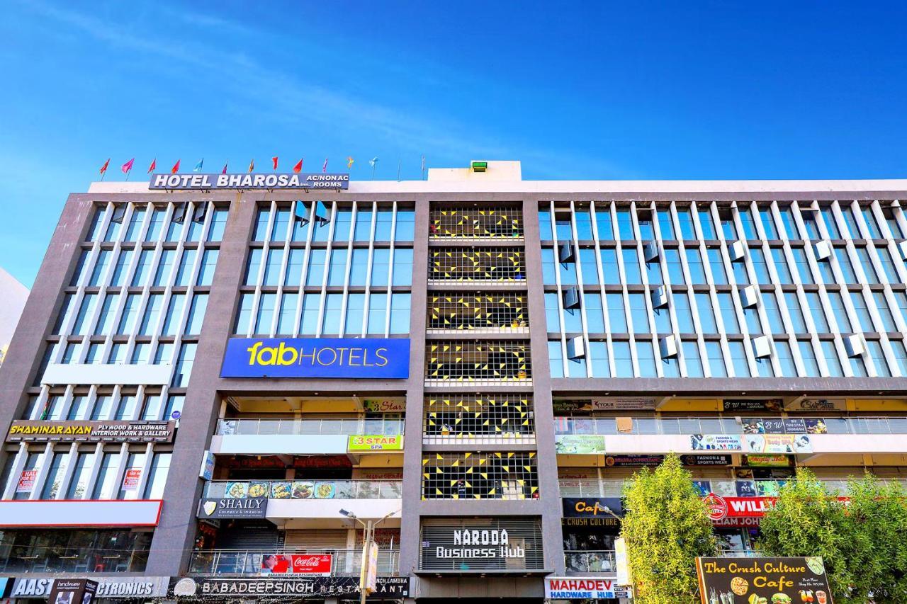 Fabhotel Bharosa Inn Ahmadabad Zewnętrze zdjęcie