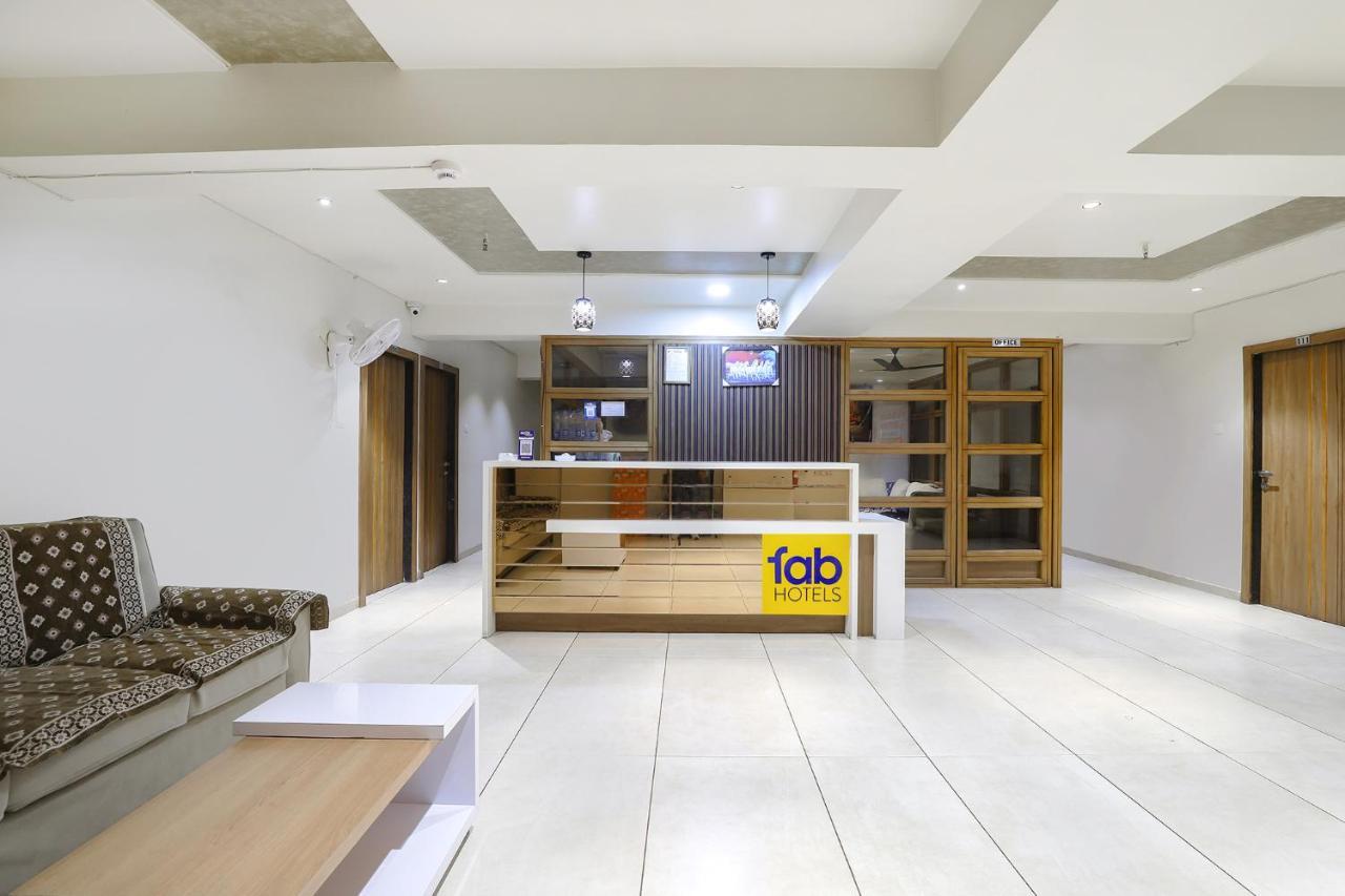 Fabhotel Bharosa Inn Ahmadabad Zewnętrze zdjęcie