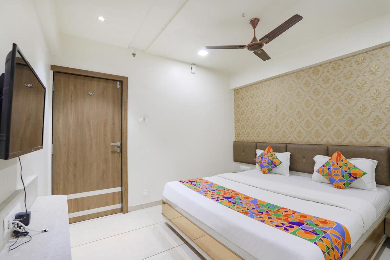 Fabhotel Bharosa Inn Ahmadabad Zewnętrze zdjęcie